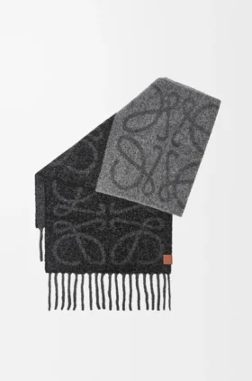 Anagram Scarf in Alpaca and Wool
