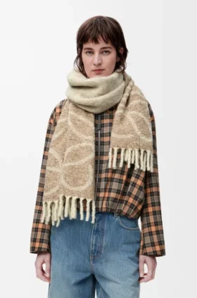 Anagram Scarf in Alpaca and Wool