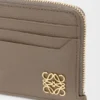 Anagram Square Coin Cardholder in Pebble Grained Calfskin Anagram Square Coin Cardholder in Pebble Grained Calfskin