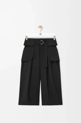 Cropped Cargo Trousers in Wool Cropped Cargo Trousers in Wool