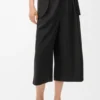 Cropped Cargo Trousers in Wool Cropped Cargo Trousers in Wool
