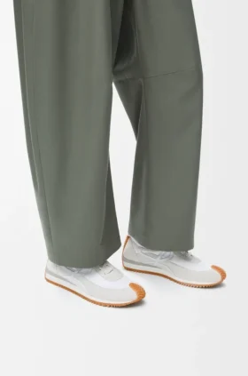 Flow Runner in Nylon and Suede