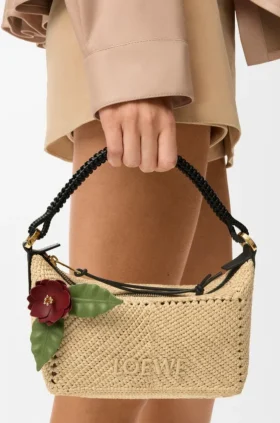 Flower Pin in Classic Calfskin