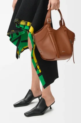 Hammock Flip Bag in Classic Calfskin