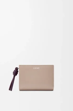 Knot Compact Wallet in Shiny Nappa Calfskin