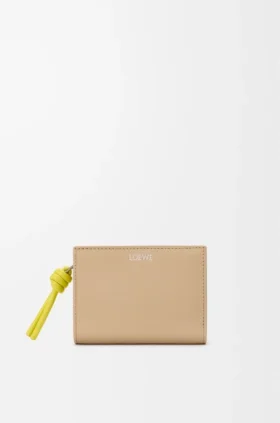 Knot Compact Wallet in Shiny Nappa Calfskin