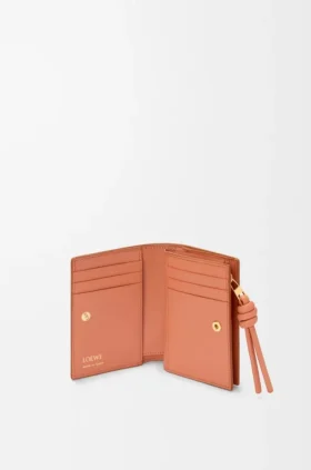Knot Compact Wallet in Shiny Nappa Calfskin