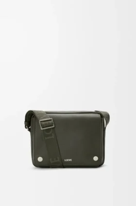 Medium Pebble Messenger Bag in Supple Grained Calfskin