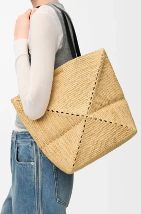 Medium Puzzle Fold Tote in Raffia
