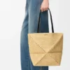 Medium Puzzle Fold Tote in Raffia
