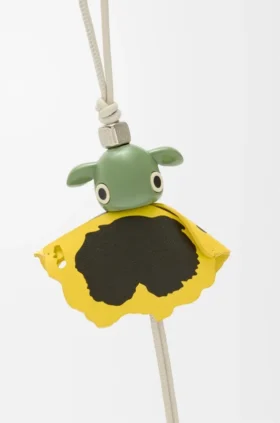 Pansy Puzz Charm