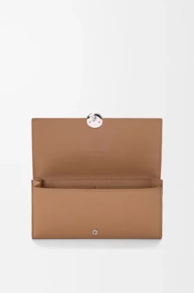 Pebble Continental Wallet in Pebble Grained Calfskin