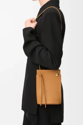 Pebble Dice Pocket in Classic Calfskin