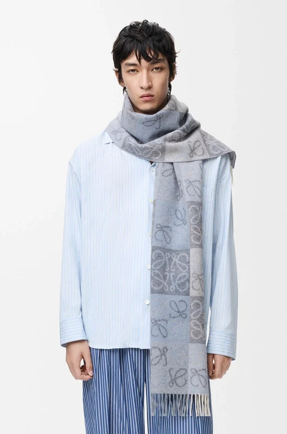 Scarf in Wool and Cashmere Scarf in Wool and Cashmere