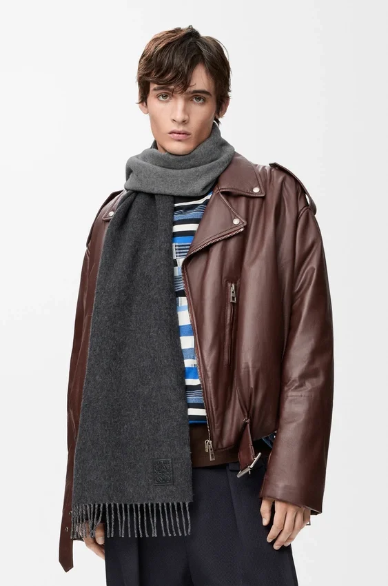 Scarf in Wool and Cashmere Scarf in Wool and Cashmere