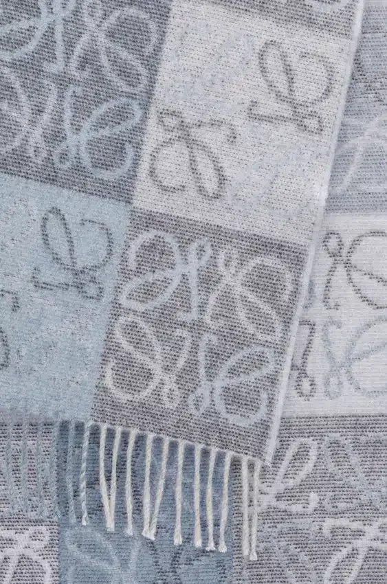 Scarf in Wool and Cashmere Scarf in Wool and Cashmere