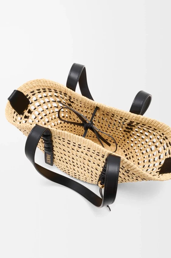 Small Braid Basket in Iraca Palm Ad Calfskin Small Braid Basket in Iraca Palm Ad Calfskin