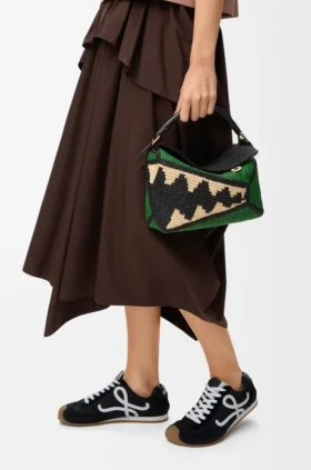 Small Puzzle Edge Bag in Raffia and Calfskin